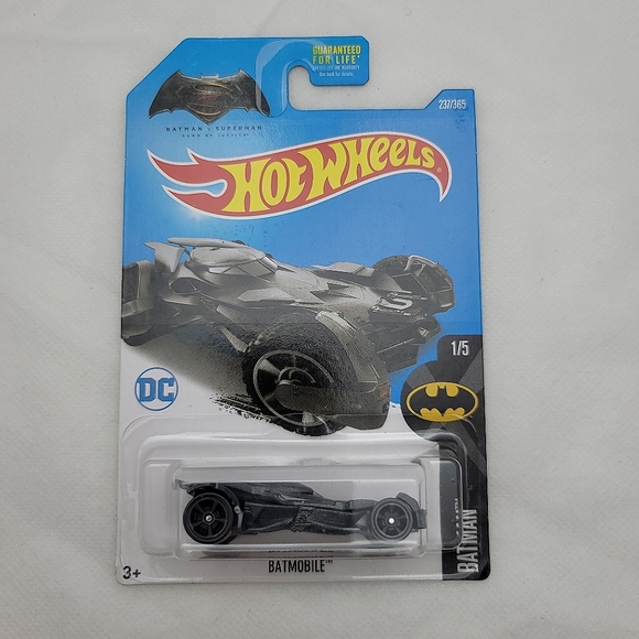 Hot Wheels DC Batman V. Superman Dawn Of Justice Batmobile BATMAN - Picture 1 of 2